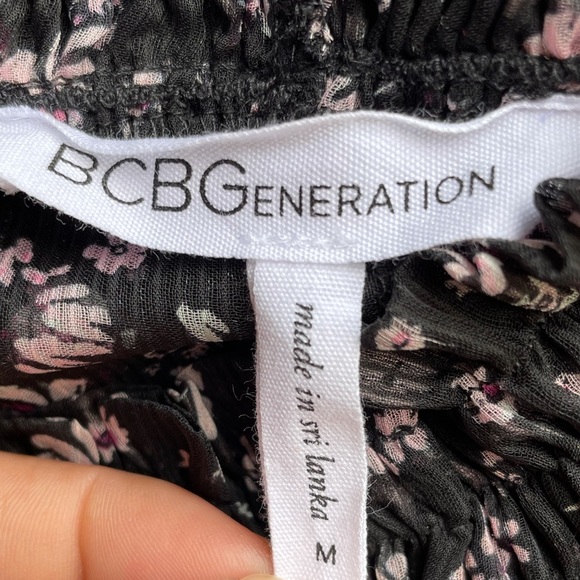 BCBGeneration Semi sheer Smocked-Neck Top Sz M - Picture 10 of 11